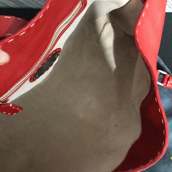 💥SOLD💥🌺Authentic Fendi Baguette Handbag in Red Leather🌺 - Picture 9 of 17